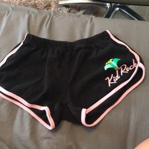 Kid Rock booty shorts